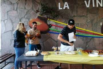 Concurrido concurso de repostería y comidas caseras en La Viña (Foto TA)